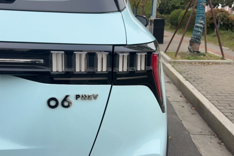 Used Lynk & Co 06 EM-P 2022 PHEV 84 km Range Pro Version Exterior 3