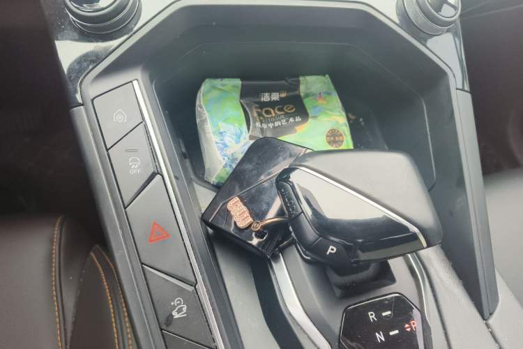 Used Lynk & Co 06 EM-P 2022 PHEV 84 km Range Pro Version Gear Lever