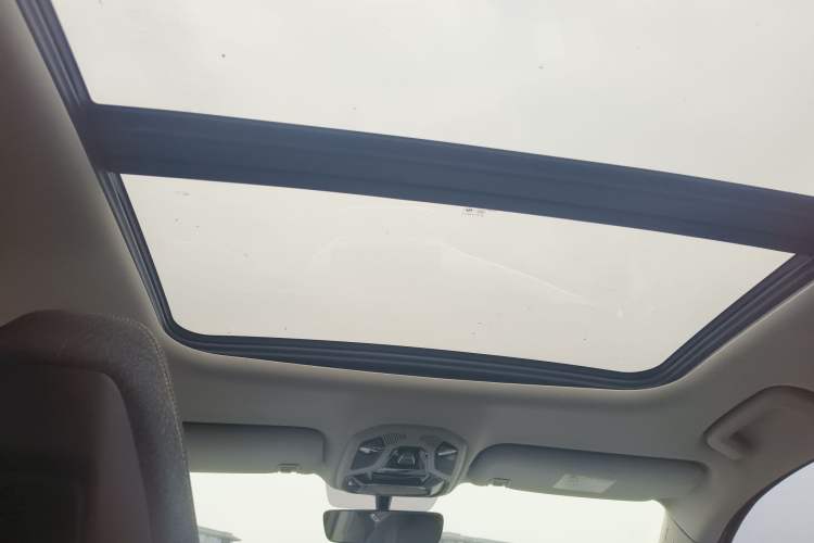 Used Lynk & Co 06 EM-P 2022 PHEV 84 km Range Pro Version Headliner