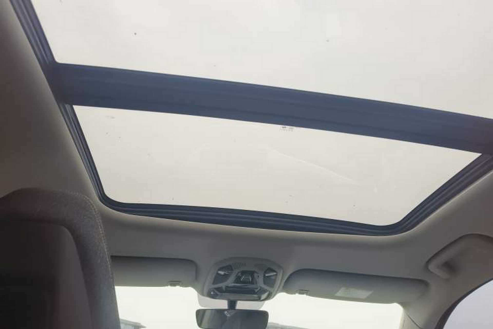 Used Lynk & Co 06 EM-P 2022 PHEV 84 km Range Pro Version Headliner