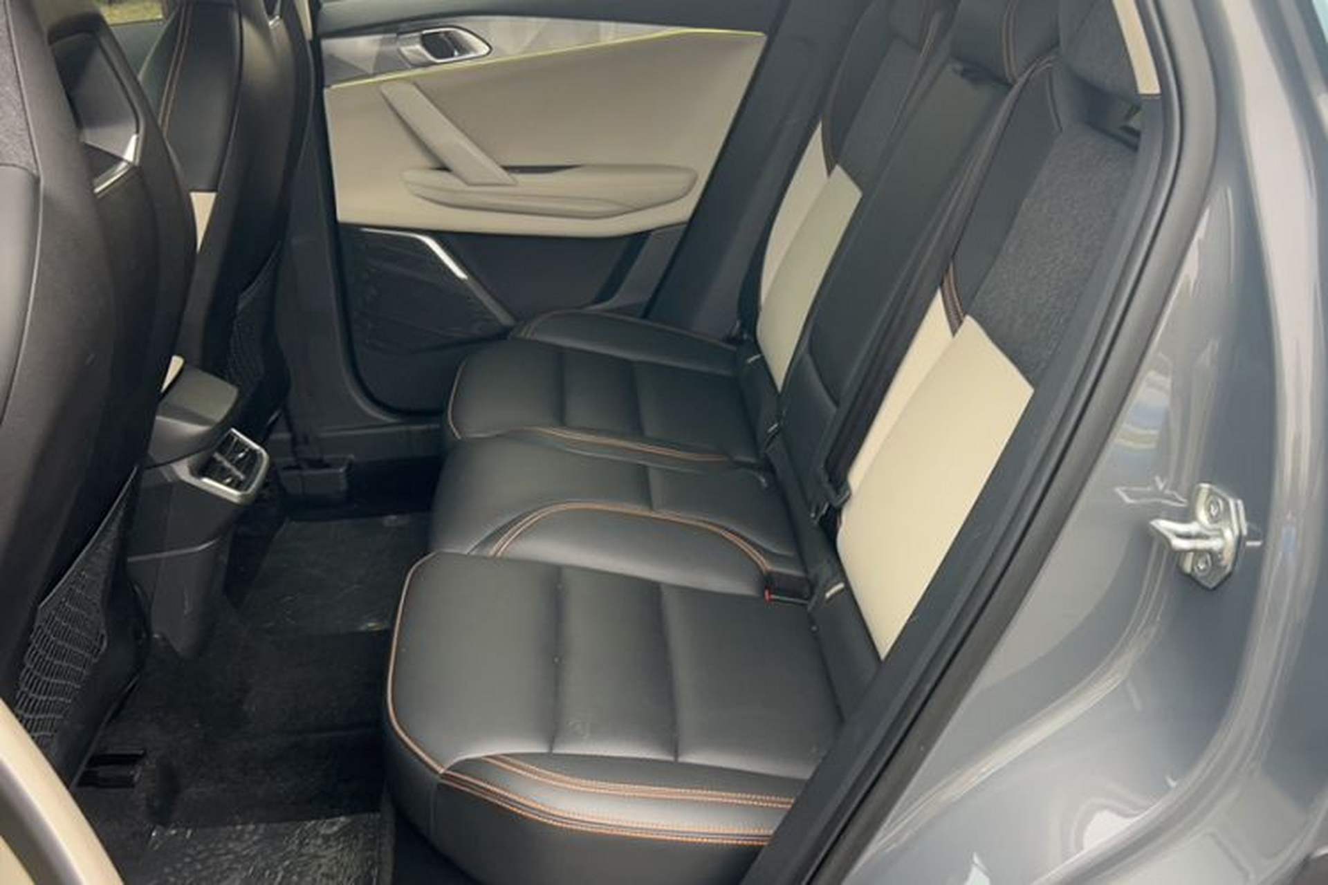 Used Lynk & Co 06 EM-P 2022 PHEV 84 km Range Pro Version Interior 1