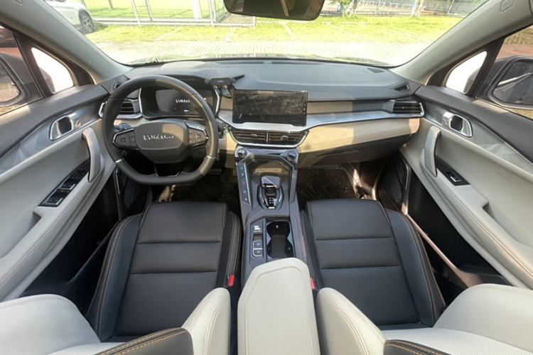Used Lynk & Co 06 EM-P 2022 PHEV 84 km Range Pro Version Interior 2