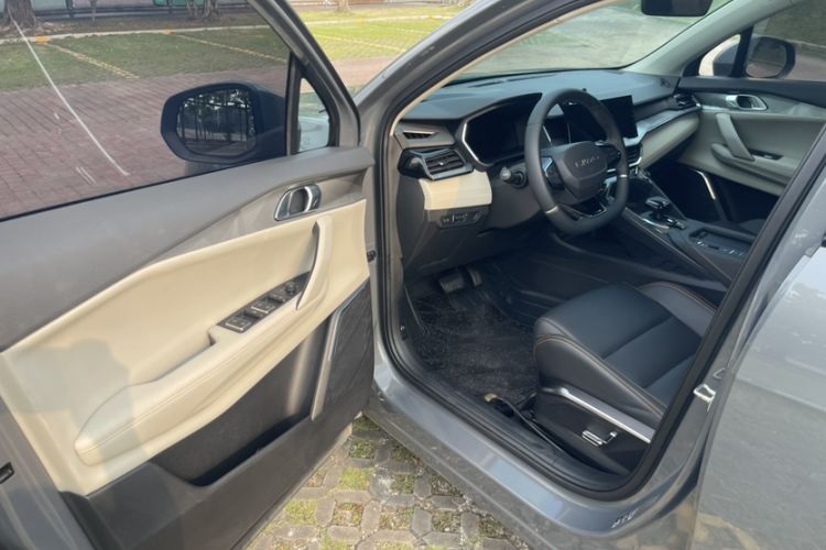 Used Lynk & Co 06 EM-P 2022 PHEV 84 km Range Pro Version Interior 3