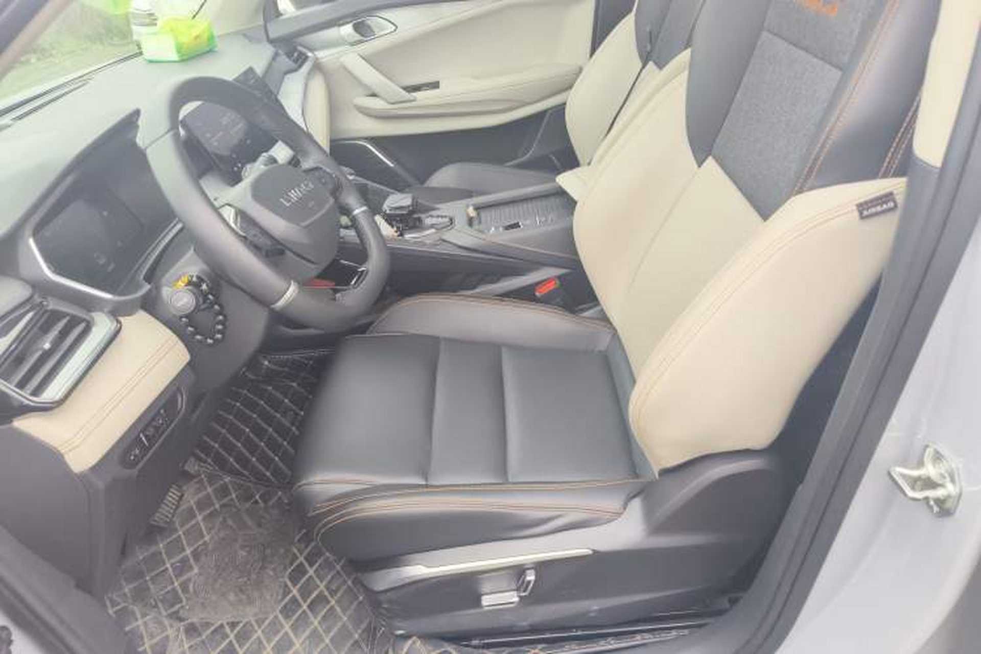 Used Lynk & Co 06 EM-P 2022 PHEV 84 km Range Pro Version Left Front Seat