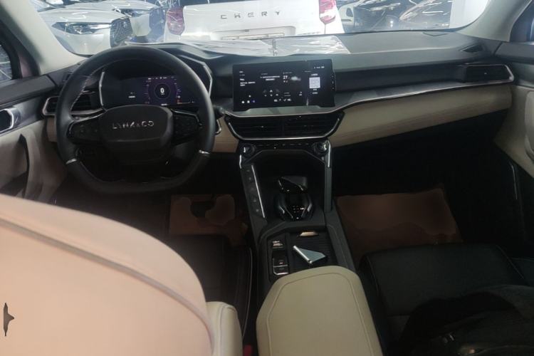 Used Lynk & Co 06 EM-P 2022 PHEV Shero Pink Special Edition Center Console