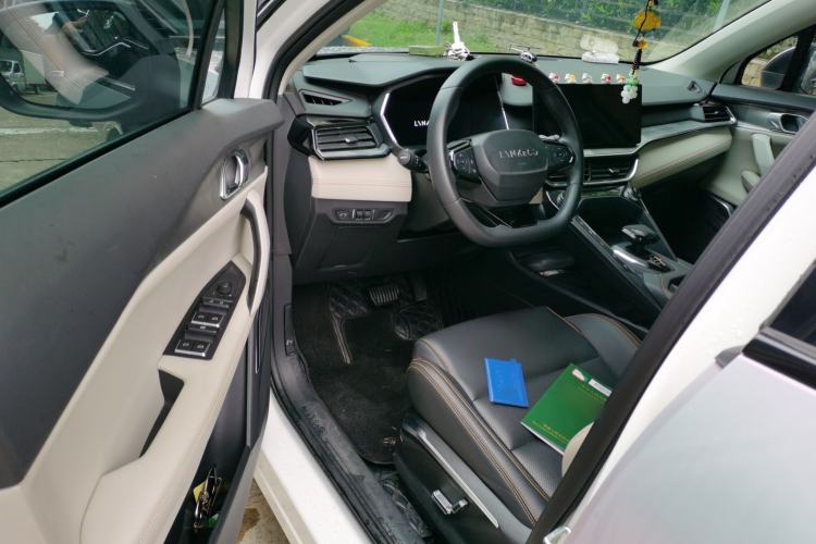 Used Lynk & Co 06 EM-P 2022 PHEV 84 km Range Pro Version Driver Seat