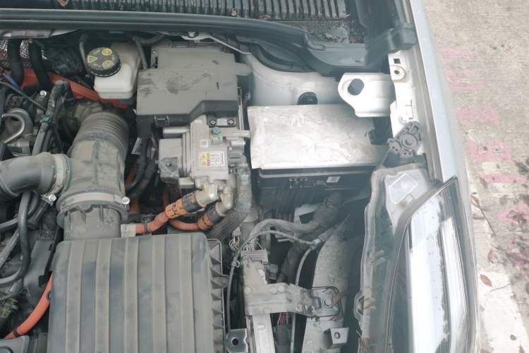 Used Lynk & Co 06 EM-P 2022 PHEV 84 km Range Pro Version Engine Bay Left