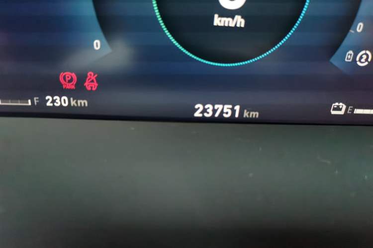 Used Lynk & Co 06 EM-P 2022 PHEV 84 km Range Pro Version Odometer Close Up