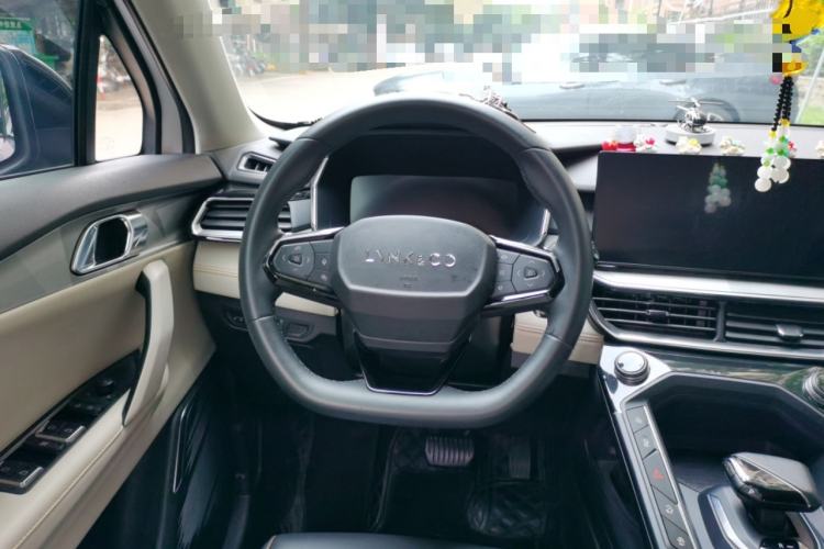 Used Lynk & Co 06 EM-P 2022 PHEV 84 km Range Pro Version Steering Wheel