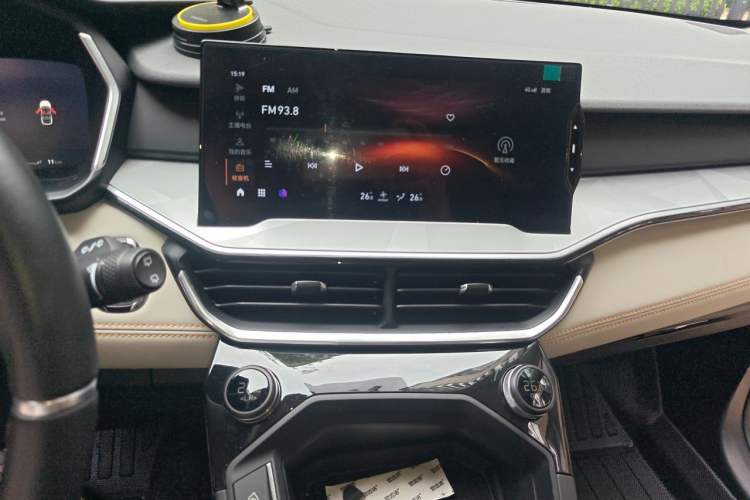 Used Lynk & Co 06 EM-P 2022 PHEV 84 km Range Pro Version Audio And AC Panel