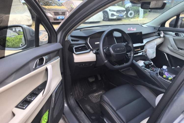 Used Lynk & Co 06 EM-P 2022 PHEV 84 km Range Pro Version Driver Seat