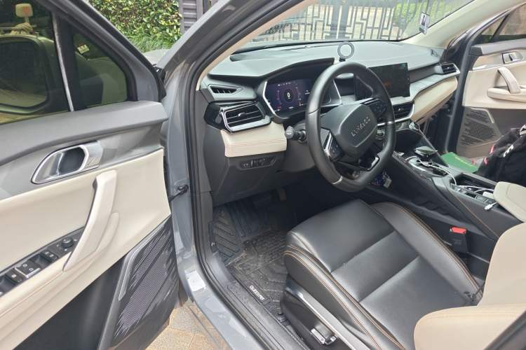 Used Lynk & Co 06 EM-P 2022 PHEV 84 km Range Pro Version Driver Seat