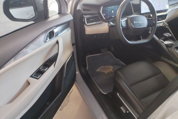 Used Lynk & Co 06 EM-P 2022 PHEV 84 km Range Pro Version Driver Seat