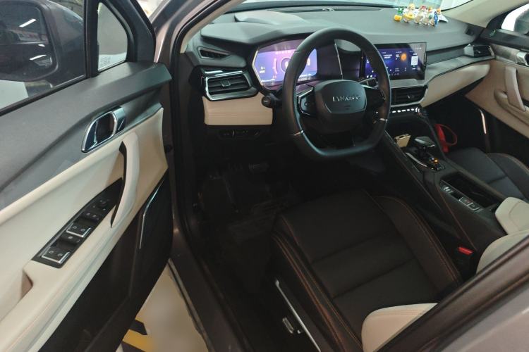 Used Lynk & Co 06 EM-P 2022 PHEV 84 km Range Pro Version Driver Seat