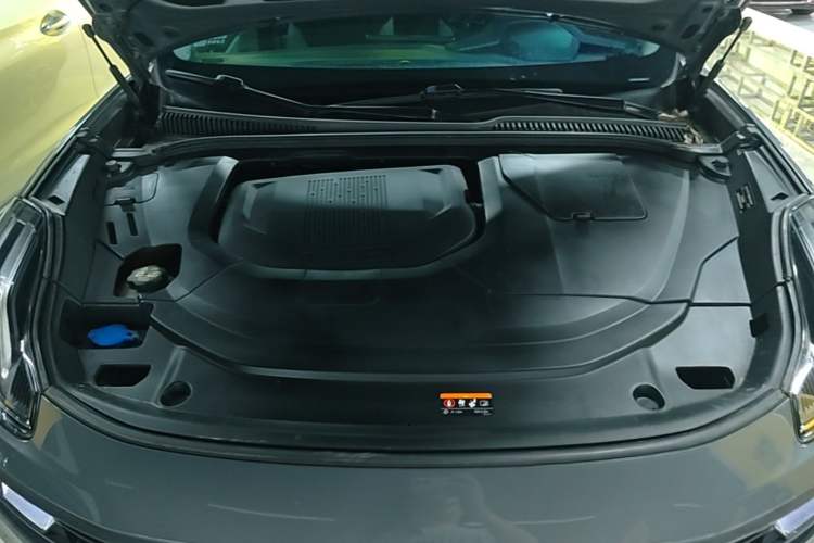 Used Lynk & Co 06 EM-P 2022 PHEV 84 km Range Pro Version Engine Bay