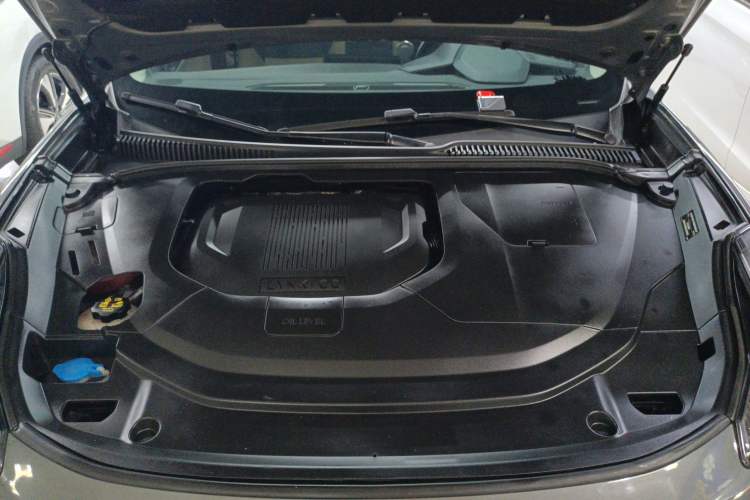 Used Lynk & Co 06 EM-P 2022 PHEV 84 km Range Pro Version Engine Bay