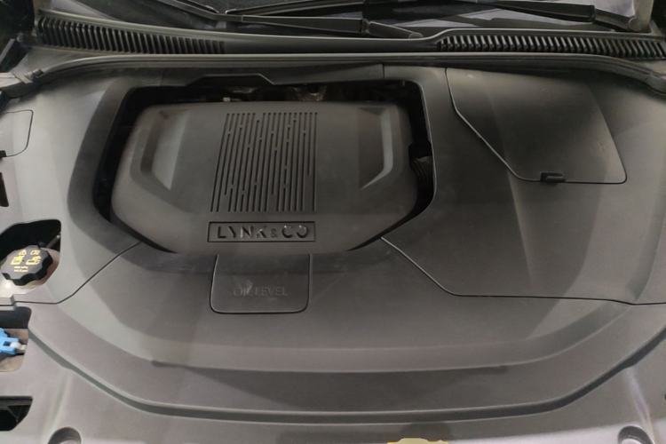 Used Lynk & Co 06 EM-P 2022 PHEV 84 km Range Pro Version Engine Bay