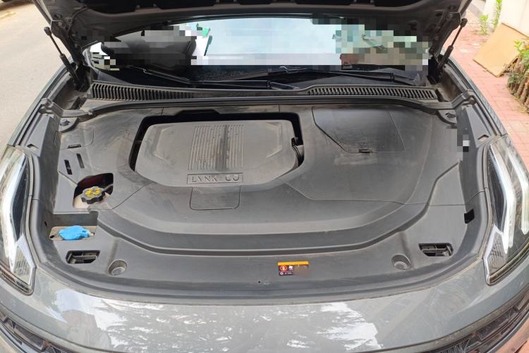 Used Lynk & Co 06 EM-P 2022 PHEV 84 km Range Pro Version Engine Bay