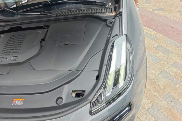 Used Lynk & Co 06 EM-P 2022 PHEV 84 km Range Pro Version Engine Bay Left