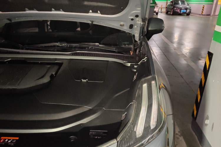 Used Lynk & Co 06 EM-P 2022 PHEV 84 km Range Pro Version Engine Bay Left