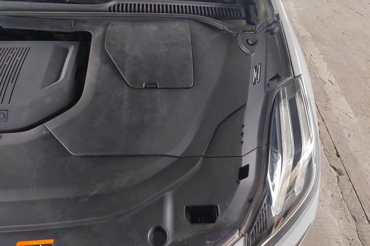 Used Lynk & Co 06 EM-P 2022 PHEV 84 km Range Pro Version Engine Bay Left