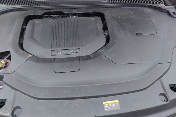 Used Lynk & Co 06 EM-P 2022 PHEV 84 km Range Pro Version Engine Bay