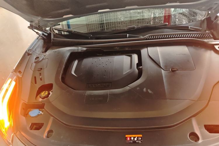 Used Lynk & Co 06 EM-P 2022 PHEV 84 km Range Pro Version Engine Bay