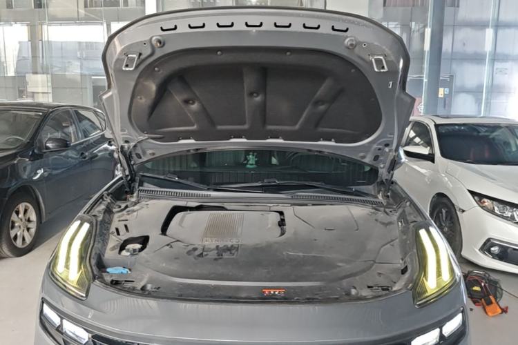 Used Lynk & Co 06 EM-P 2022 PHEV 84 km Range Pro Version Engine Bay