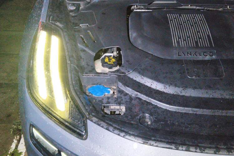 Used Lynk & Co 06 EM-P 2022 PHEV 84 km Range Pro Version Engine Bay Right