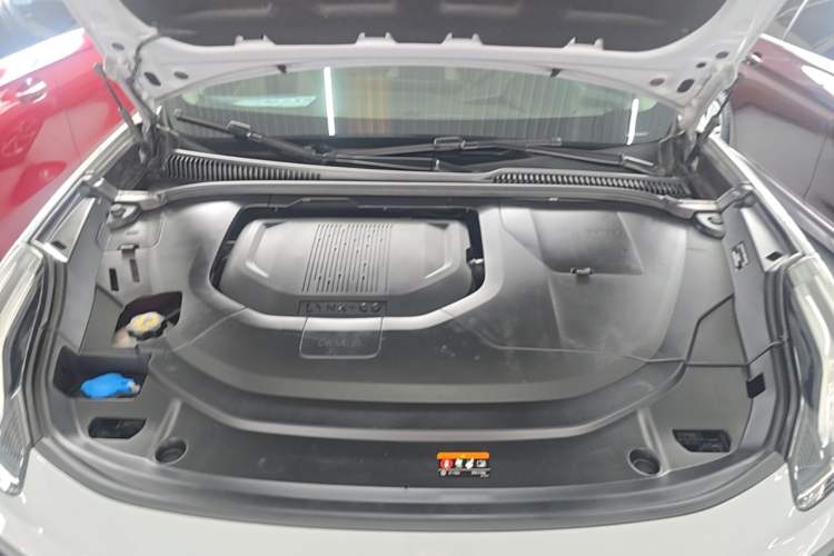 Used Lynk & Co 06 EM-P 2022 PHEV 84 km Range Pro Version Engine Bay