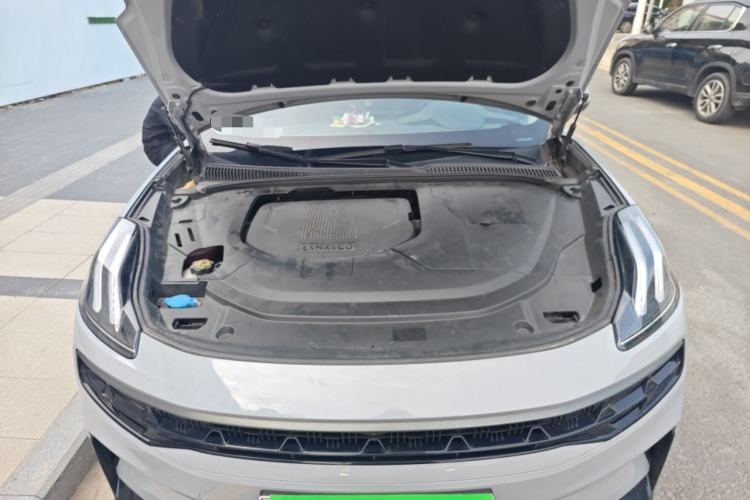 Used Lynk & Co 06 EM-P 2022 PHEV 84 km Range Pro Version Engine Bay