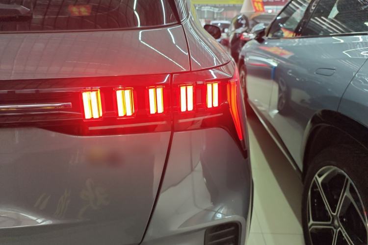 Used Lynk & Co 06 EM-P 2022 PHEV 84 km Range Pro Version Exterior 2