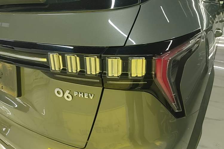 Used Lynk & Co 06 EM-P 2022 PHEV 84 km Range Pro Version Exterior 3