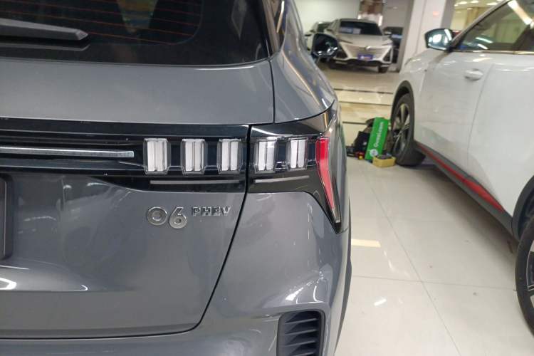 Used Lynk & Co 06 EM-P 2022 PHEV 84 km Range Pro Version Exterior 6