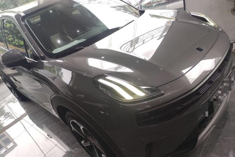 Used Lynk & Co 06 EM-P 2022 PHEV 84 km Range Pro Version Front Right 45 Deg