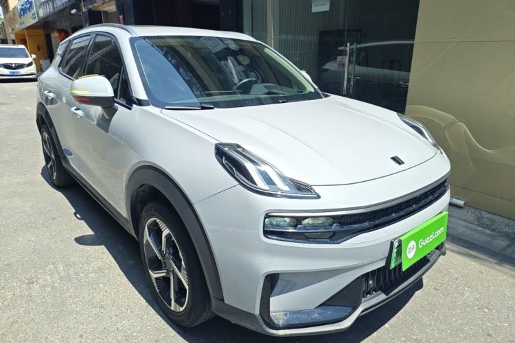Used Lynk & Co 06 EM-P 2022 PHEV 84 km Range Pro Version Front Right 45 Deg