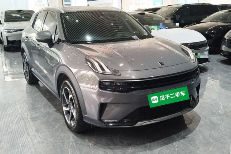 Used Lynk & Co 06 EM-P 2022 PHEV 84 km Range Pro Version Front Right 45 Deg