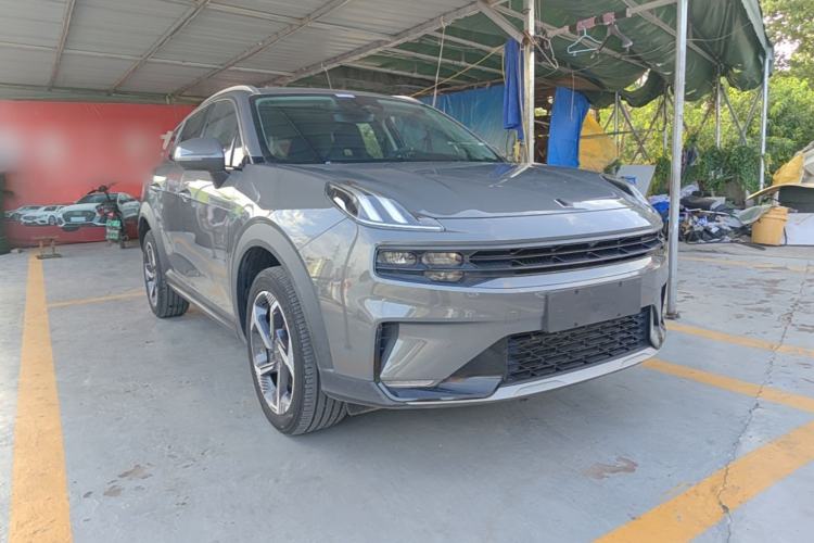 Used Lynk & Co 06 EM-P 2022 PHEV 84 km Range Pro Version Front Right 45 Deg