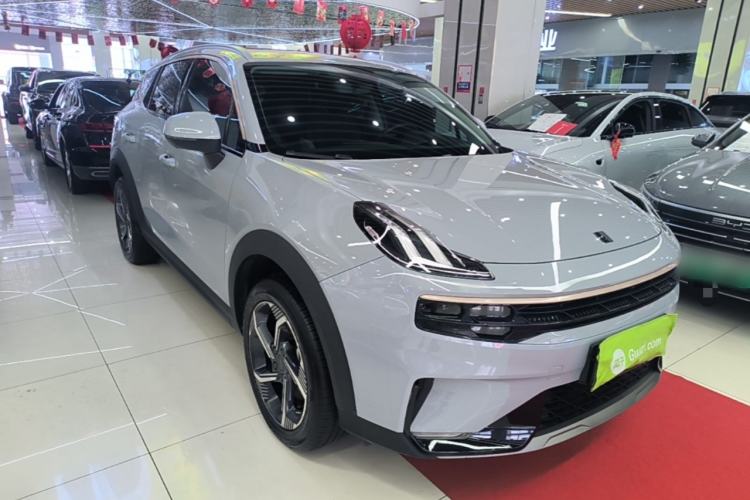 Used Lynk & Co 06 EM-P 2022 PHEV 84 km Range Pro Version Front Right 45 Deg