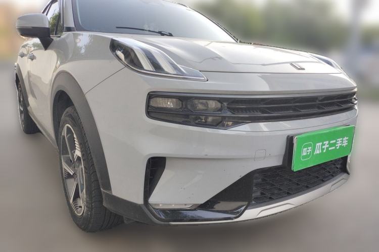 Used Lynk & Co 06 EM-P 2022 PHEV 84 km Range Pro Version Front Right 45 Deg