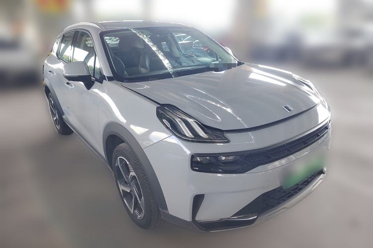 Used Lynk & Co 06 EM-P 2022 PHEV 84 km Range Pro Version Front Right 45 Deg