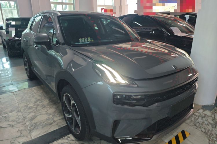 Used Lynk & Co 06 EM-P 2022 PHEV 84 km Range Pro Version Front Right 45 Deg