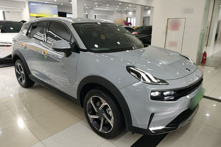 Used Lynk & Co 06 EM-P 2022 PHEV 84 km Range Pro Version Front Right 45 Deg