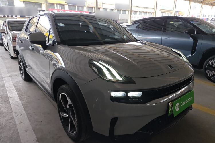 Used Lynk & Co 06 EM-P 2022 PHEV 84 km Range Pro Version Front Right 45 Deg