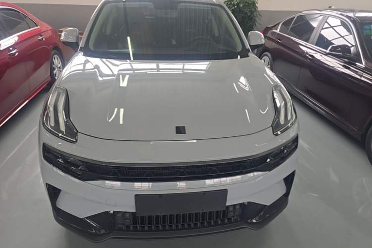 Used Lynk & Co 06 EM-P 2022 PHEV 84 km Range Pro Version Front