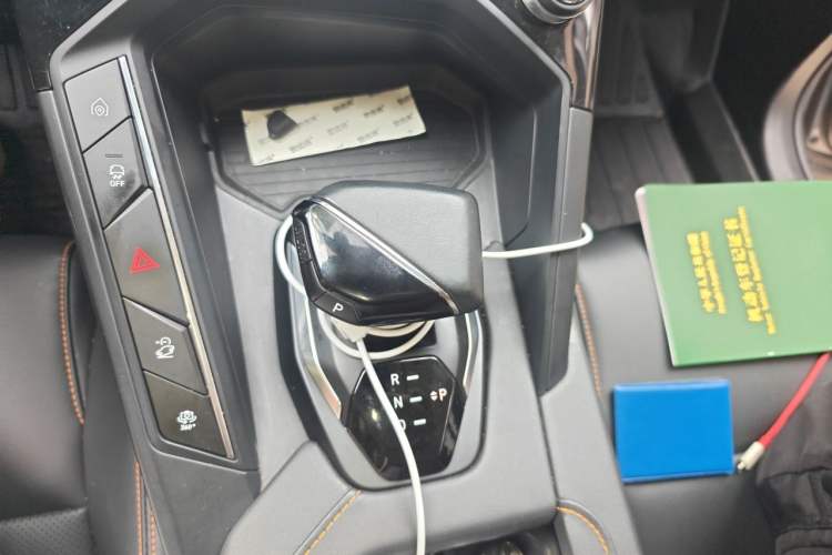 Used Lynk & Co 06 EM-P 2022 PHEV 84 km Range Pro Version Gear Lever