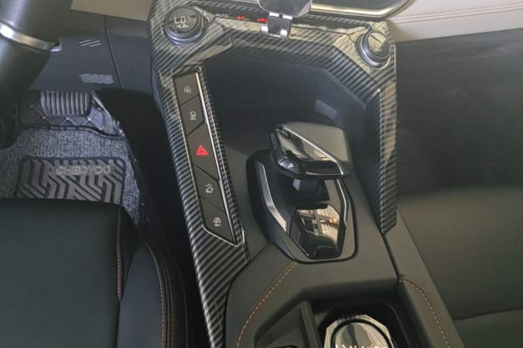 Used Lynk & Co 06 EM-P 2022 PHEV 84 km Range Pro Version Gear Lever
