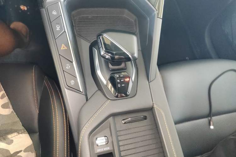 Used Lynk & Co 06 EM-P 2022 PHEV 84 km Range Pro Version Gear Lever