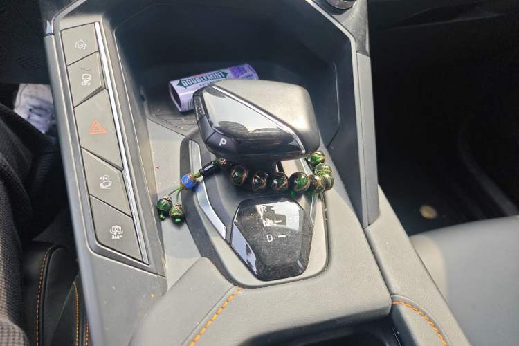 Used Lynk & Co 06 EM-P 2022 PHEV 84 km Range Pro Version Gear Lever