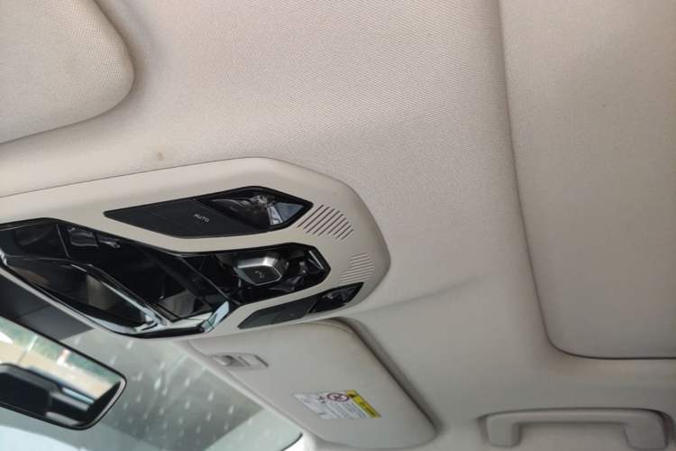 Used Lynk & Co 06 EM-P 2022 PHEV 84 km Range Pro Version Headliner